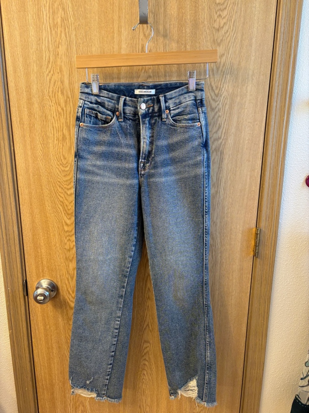 Good American Straight-Leg Faded Blue Jeans
